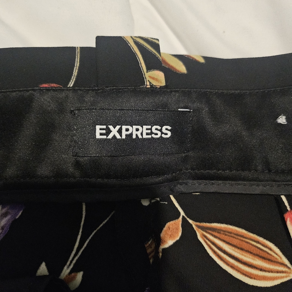 Express Black Floral Paperbag Pants with Orange-Gold Leaf Detail - Picture 4 of 5